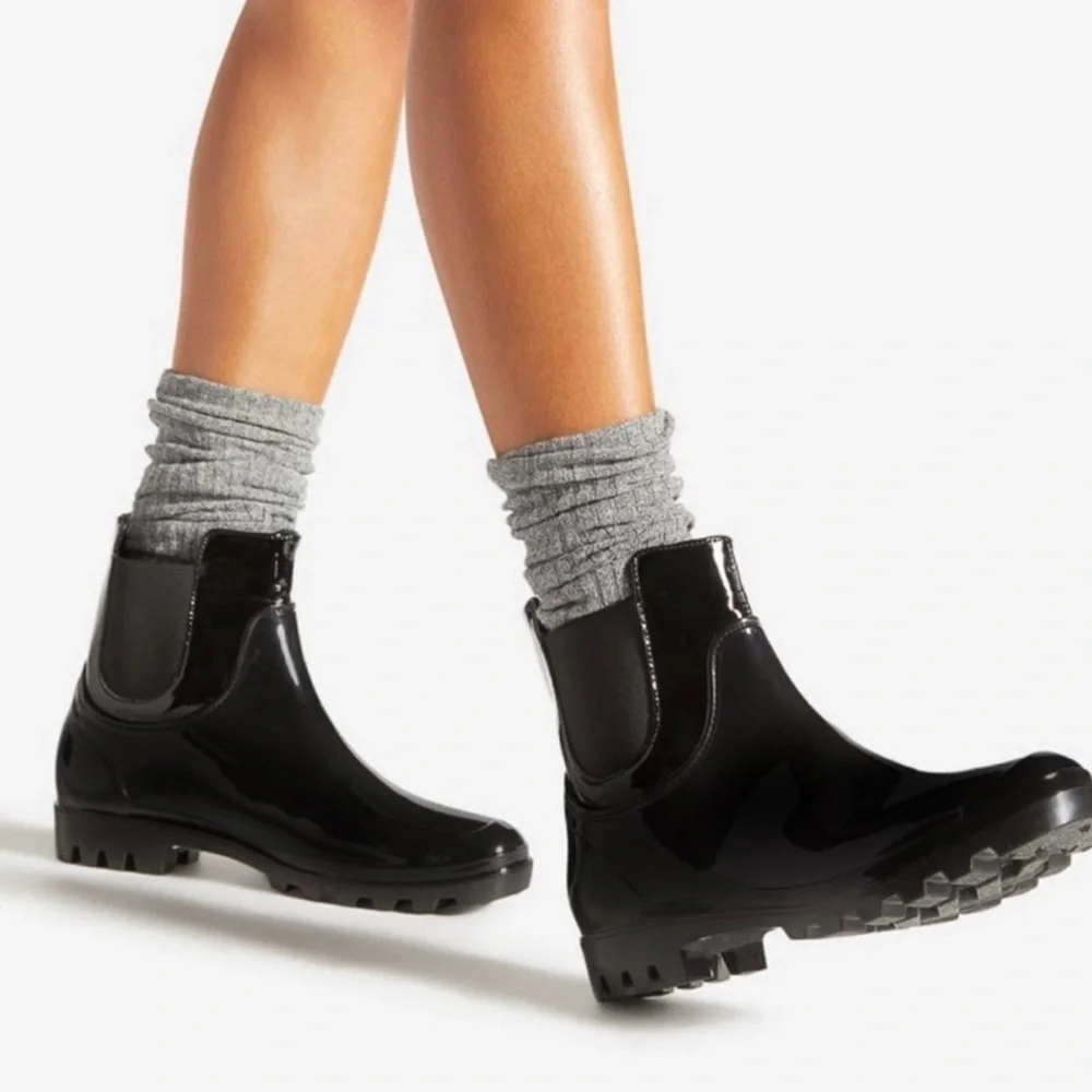 Black Chelsea Boot For That Wet Weather